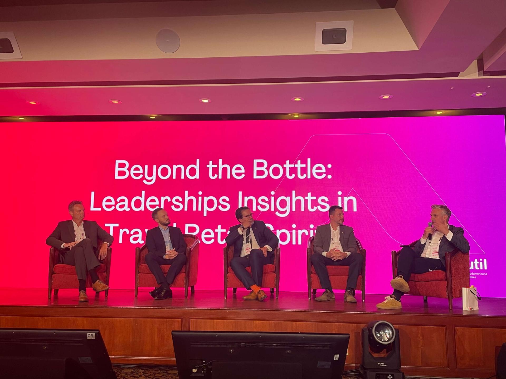 m1nd-set speaking and moderating at ASUTIL Conference in Lima